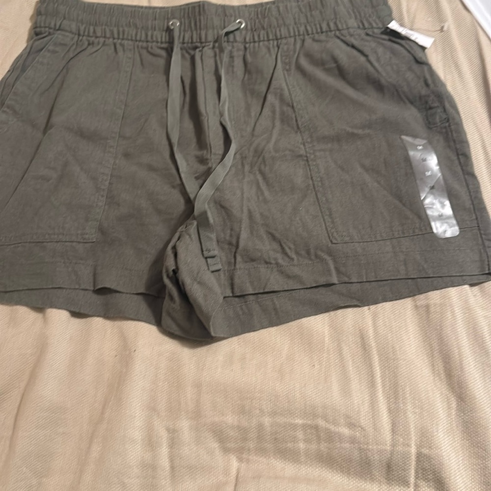 Gap shorts